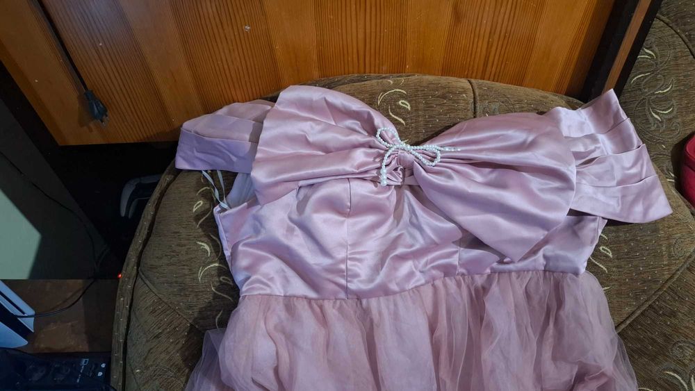 Официална рокля, подходяща за бал, сватба или друг специален повод