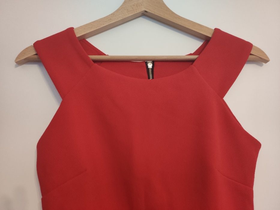 Vand rochie elganta rosie marimea XS