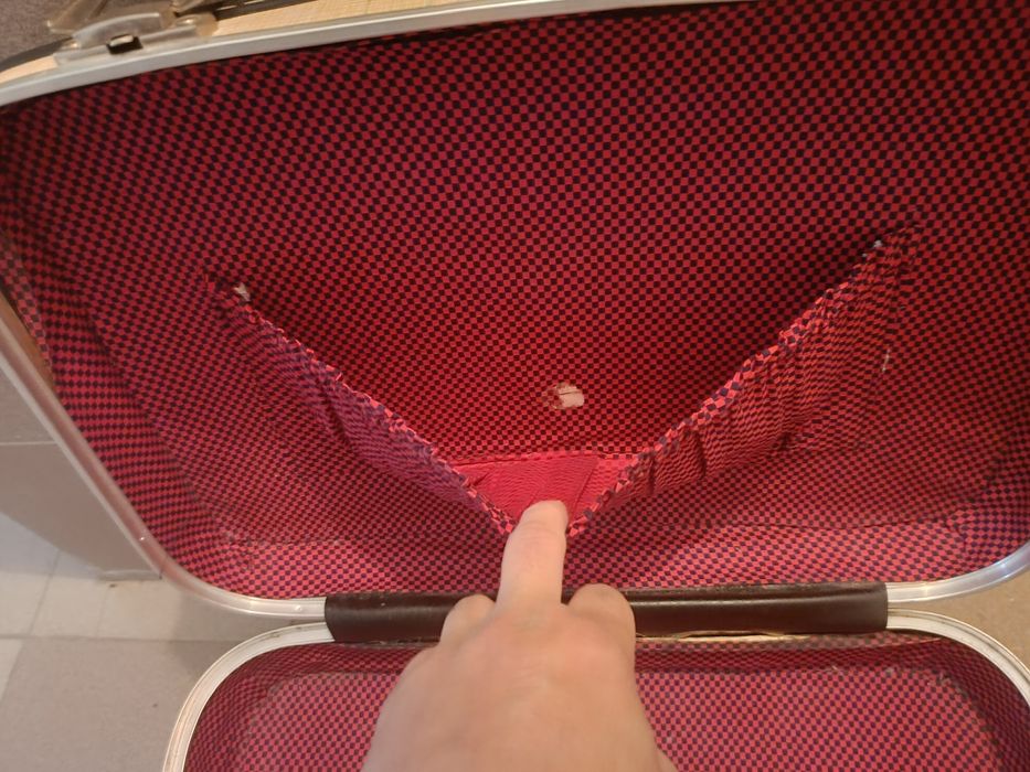 Малко винтидж куфарче