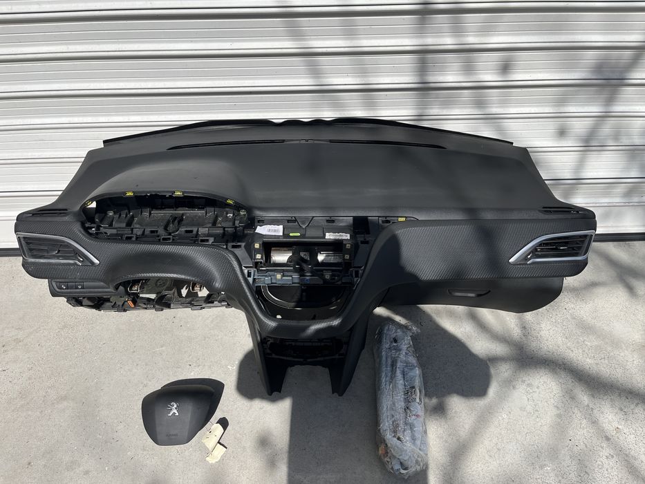 Peugeot Пежо 208 2008 facelift  airbag еърбеци табло завеси