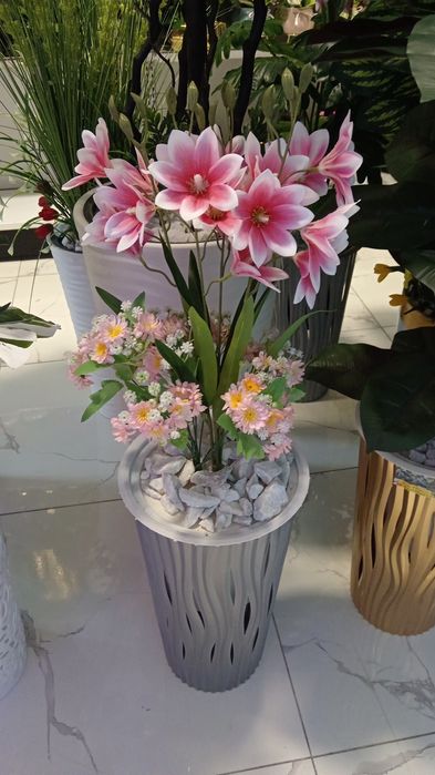 Sun'iy gullar va daraxtlar olami