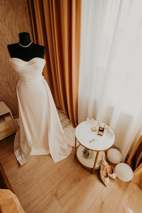 Rochie de mireasă cu trena detasabila