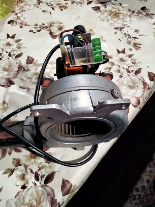 Ventilator cu regulator turatie foarte silentios pentru arzător cu ule