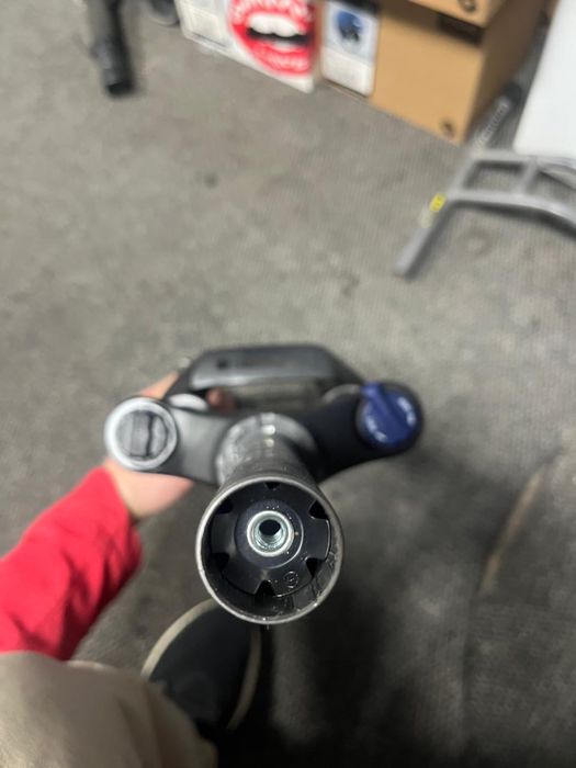 Вилка для велосипеда Suntour XCT30 27.5B