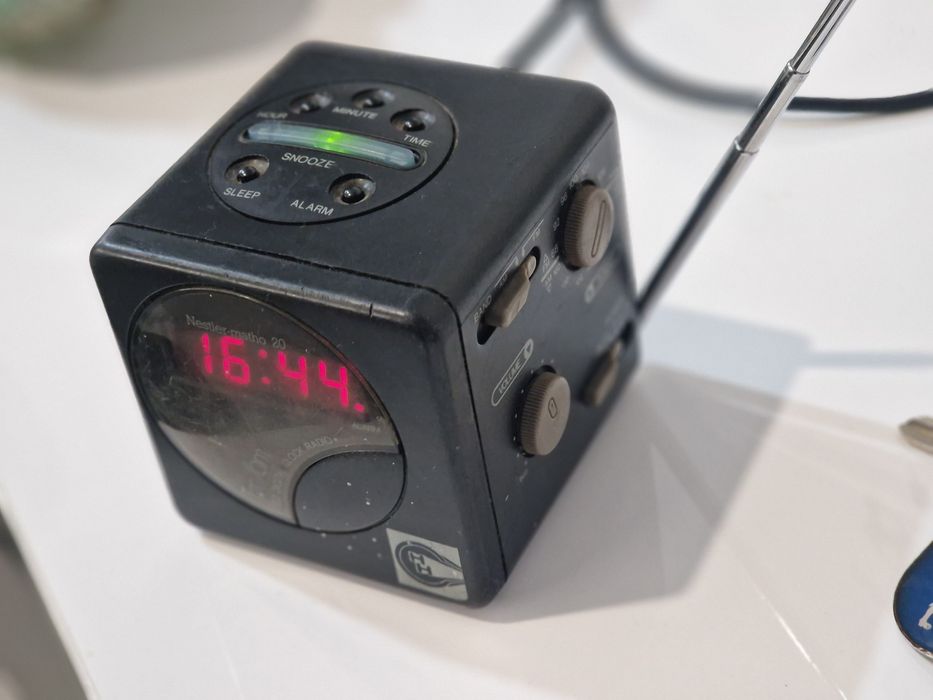 Radio cu afișaj electronic