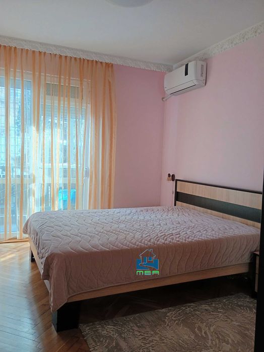 Продава се Двустаен апартамент в Плевен, Идеален център - 107 кв.м за 1215 €/кв.м - Снимка #1