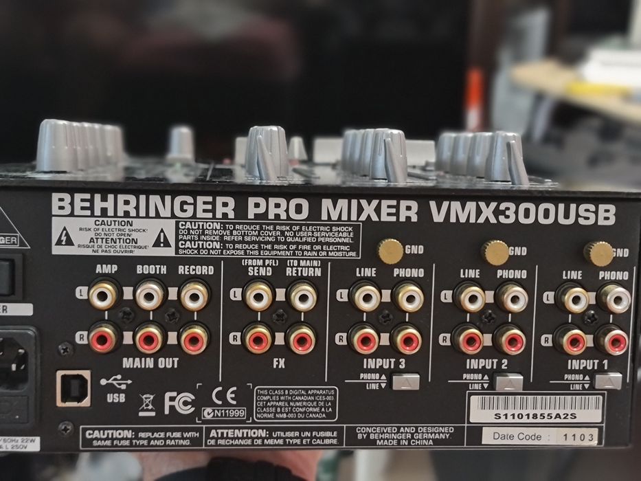 Mixer audio behringer profesional vmx 300