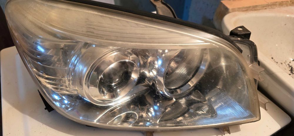 Фарове за Rav 4 3 генерация