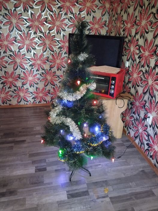 Продам искусственную ёлку