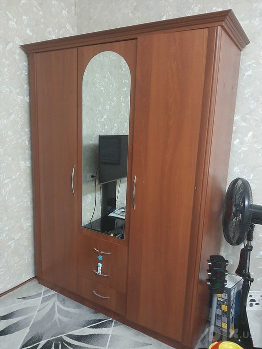 Продаю б/у мебель. Шкаф для одежды, диван, 2-спальная кровать