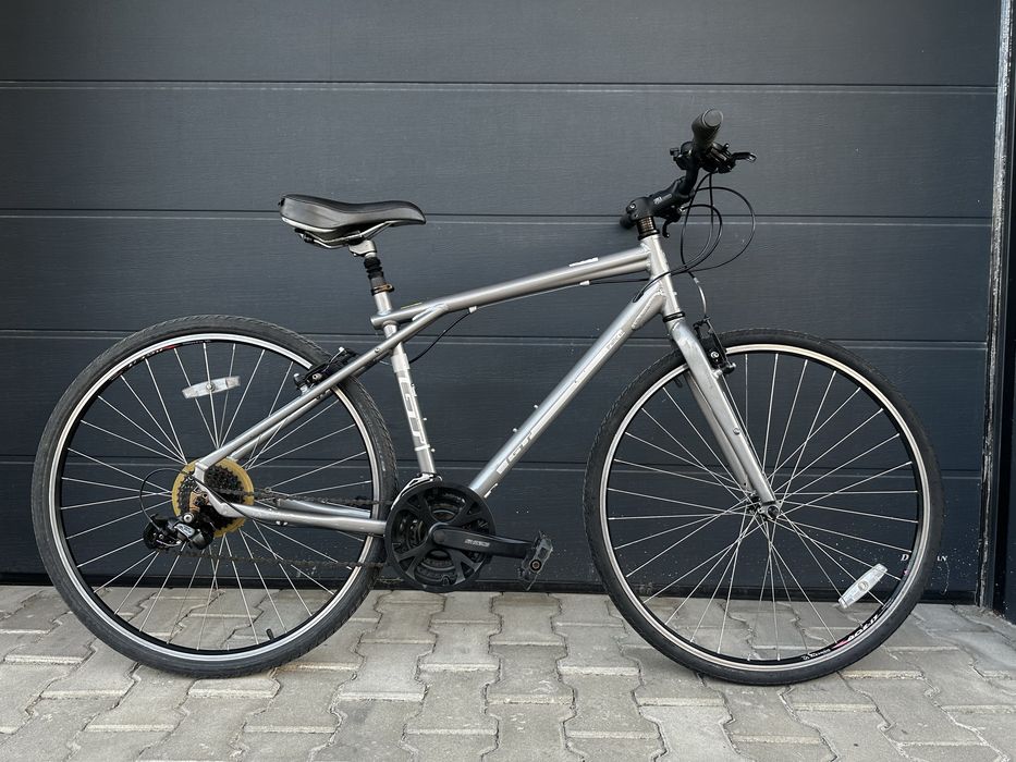 Велосипед GT 28” M” 3x8