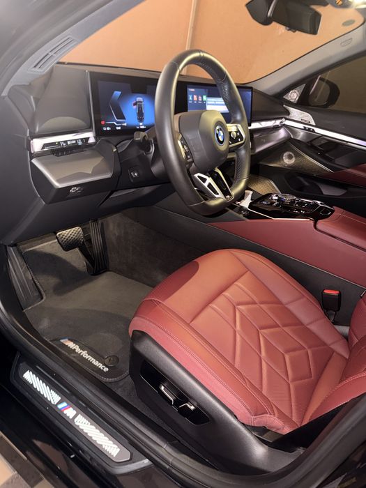 BMW i5 35L 2025г G60