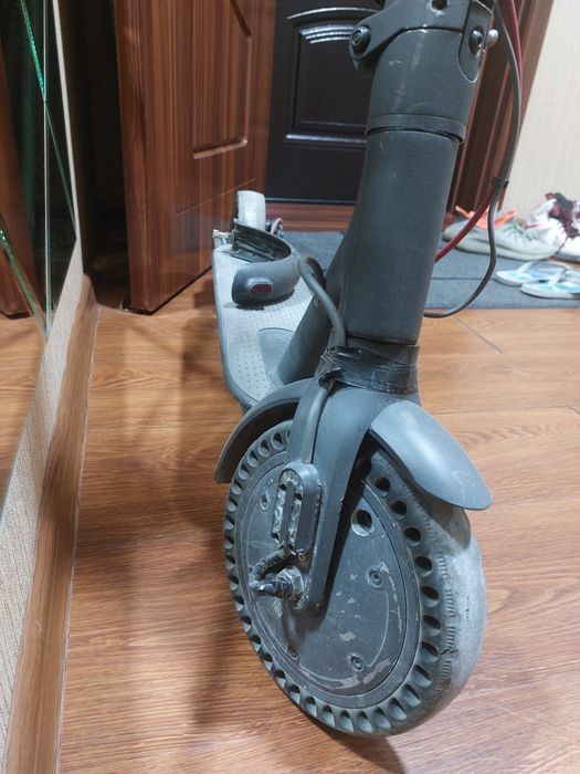 Электросамокат Xiaomi mijia m365 привезённый с Москвы цена договорная