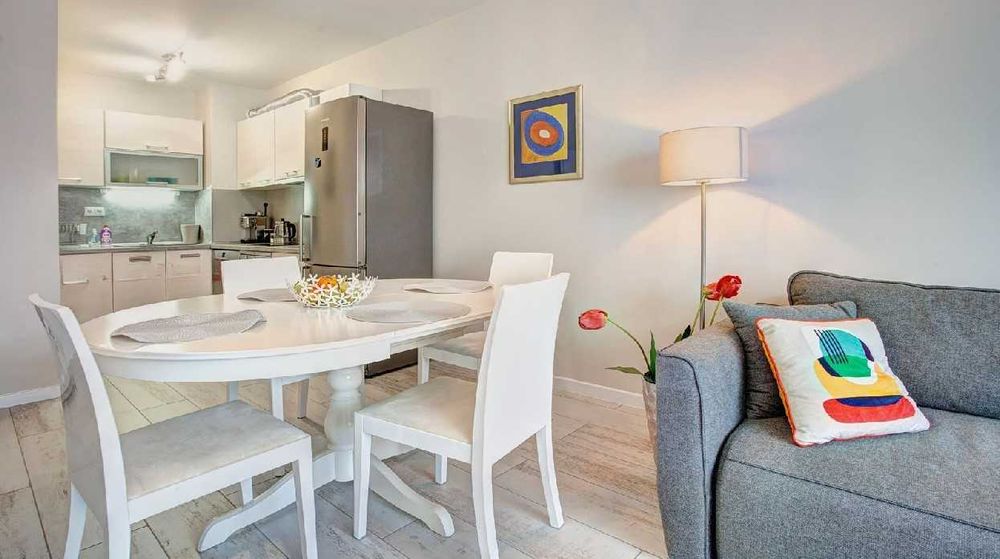 Дава се под наем Двустаен апартамент в София, Център - 82 кв.м за 876.69 € - Снимка #3
