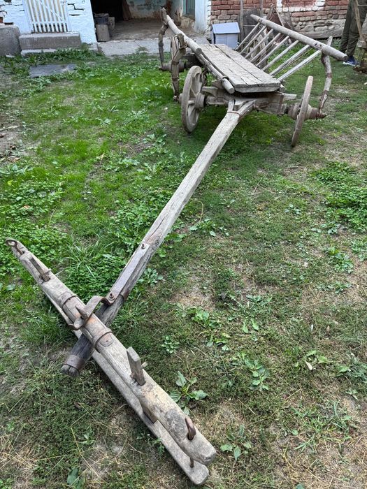 Căruță din lemn cu jub dublu și Plug tradițional