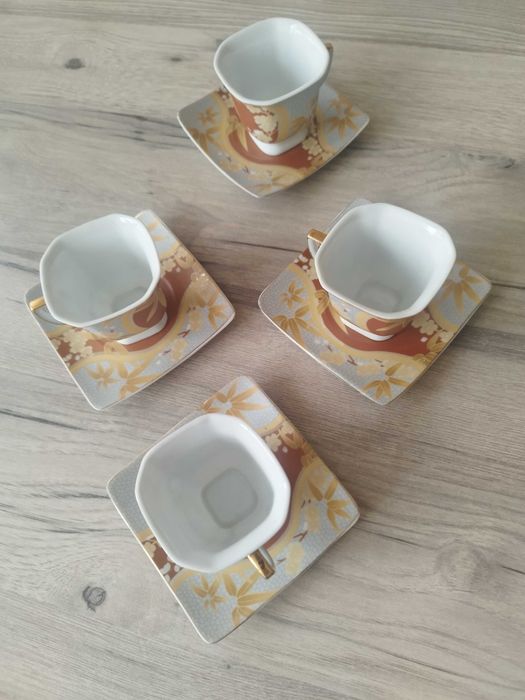 Кофейные пары с золотым напылением.