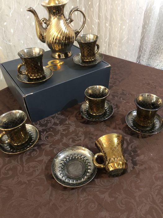 Продам.Красивый чайный сервис.