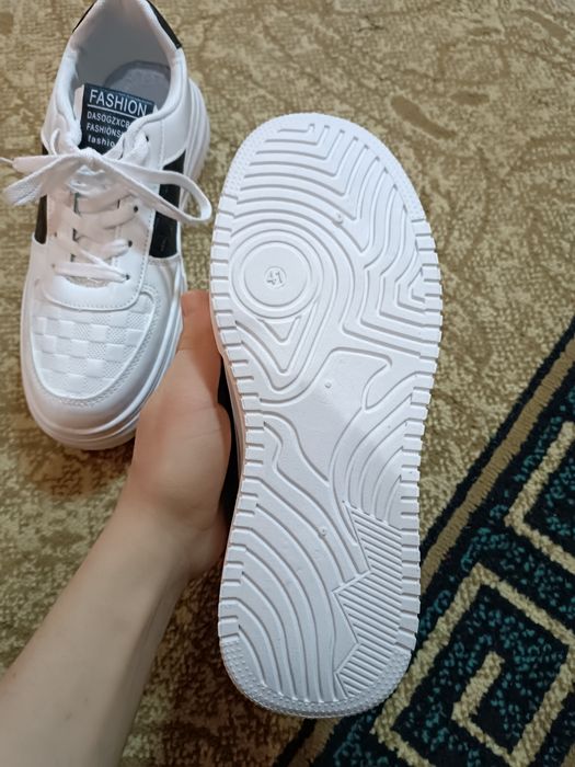 100% Xitoyda ishlab chiqarilgan erkaklar oyoq kiymi