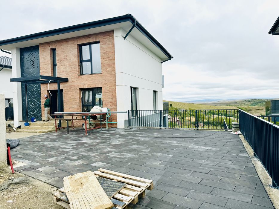 Oferta !PF Vand ULTRA  FINISATA individuala 206 mp utili -Dezmir