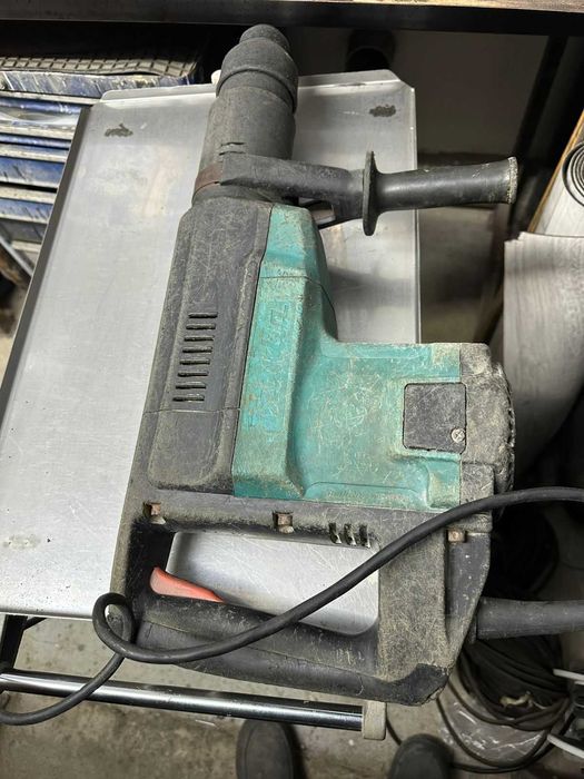 Перфоратор Макита HR5001C