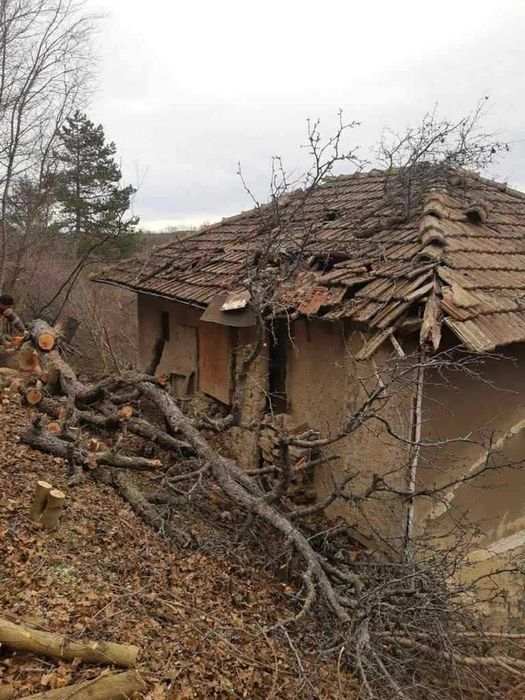 Къща в село Емен, община Велико Търново