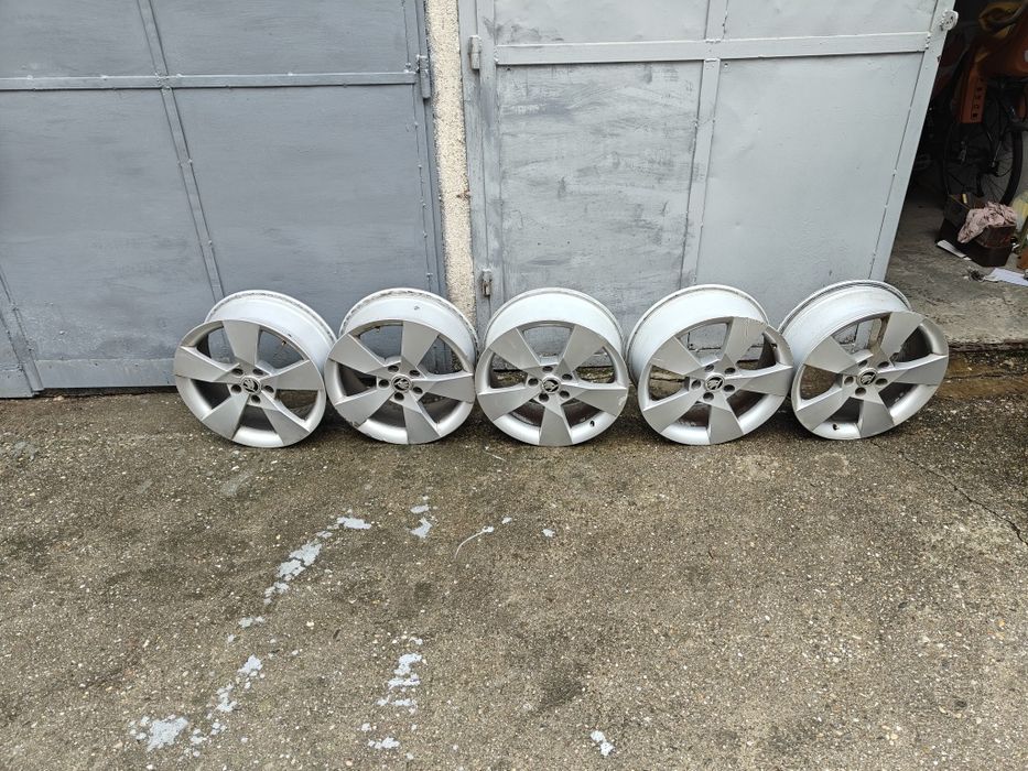 Vand 5 jante originale Skoda Octavia 17  ET49