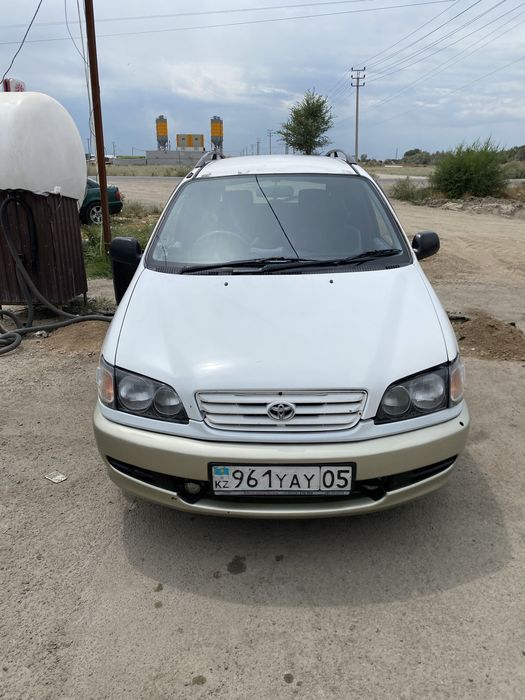 Продам машину в хорошем состояние