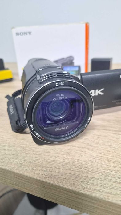 Sony FDR-AX53 4K Handycam + аксесоари