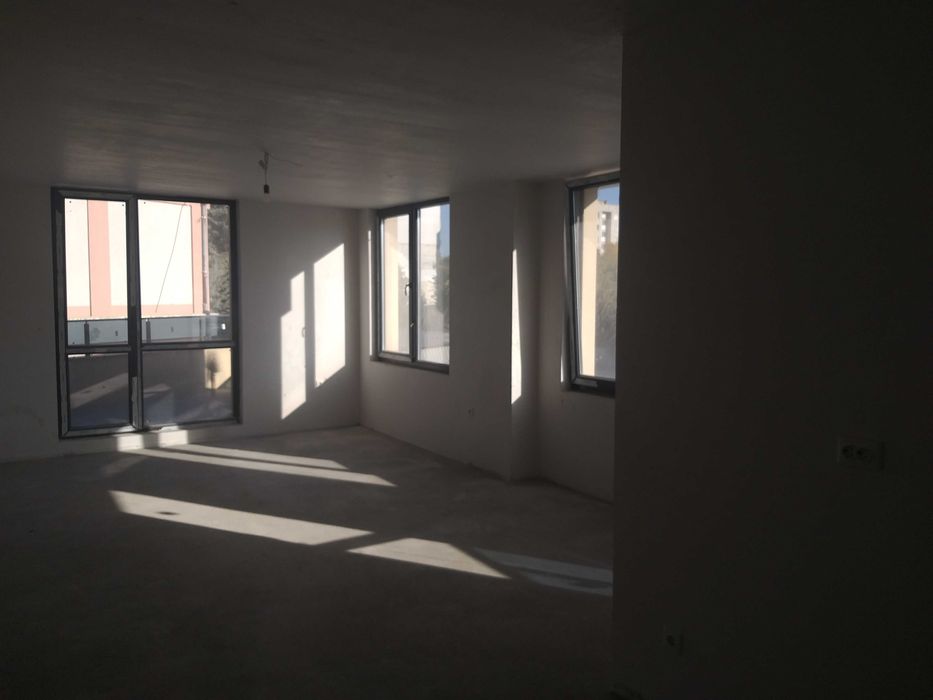 Продава се Тристаен апартамент в Пловдив, Център - 132 кв.м за 1235 €/кв.м - Снимка #2