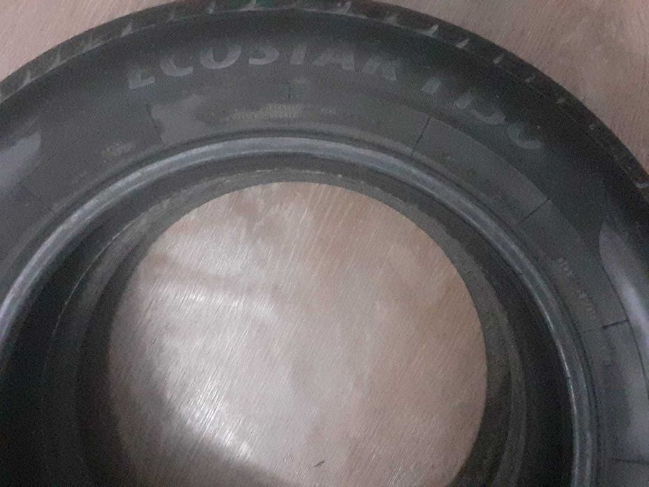 Продам летнюю резину в комплекте.
