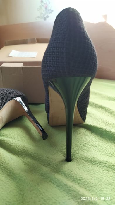 Обувки на висок ток Bershka размер 37