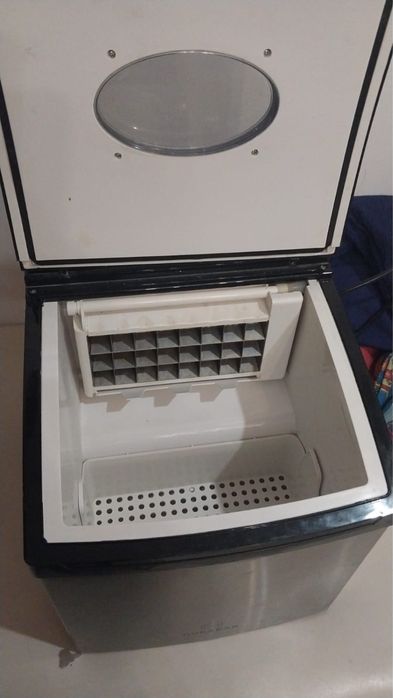 Продам льдогенератор Hurakan HKN-IMF15