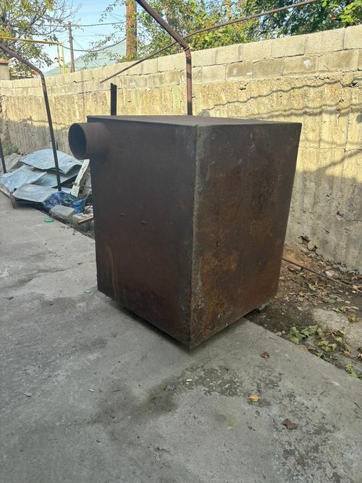 Срочна продам железны бак цена договорная