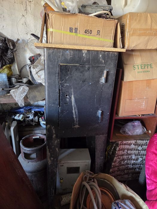 Продам сейф металлический