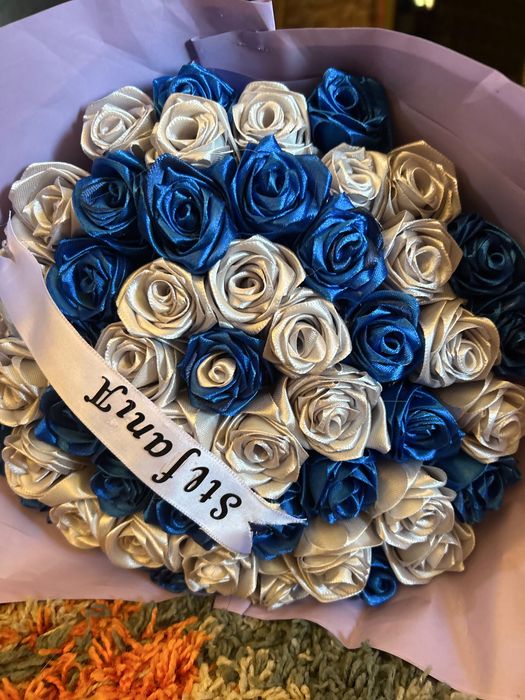 Flori satin.