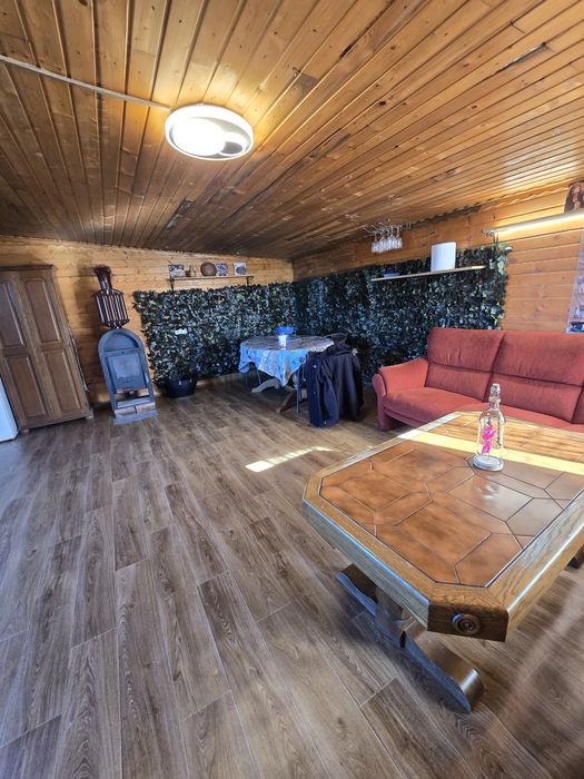 Cabana A freme cu ciubar de  inchiriat