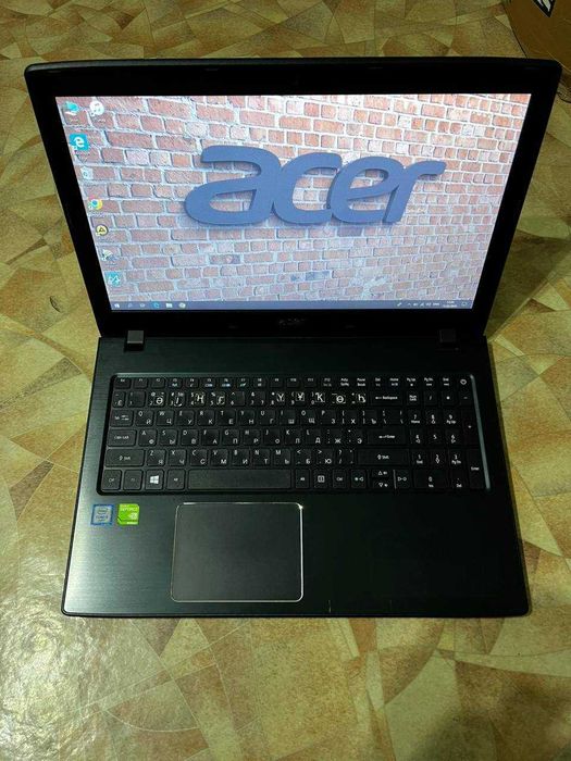 ASER SSD 256гб озу 8гб в хорошем состоянии intel i3-6тое поколение АСТ