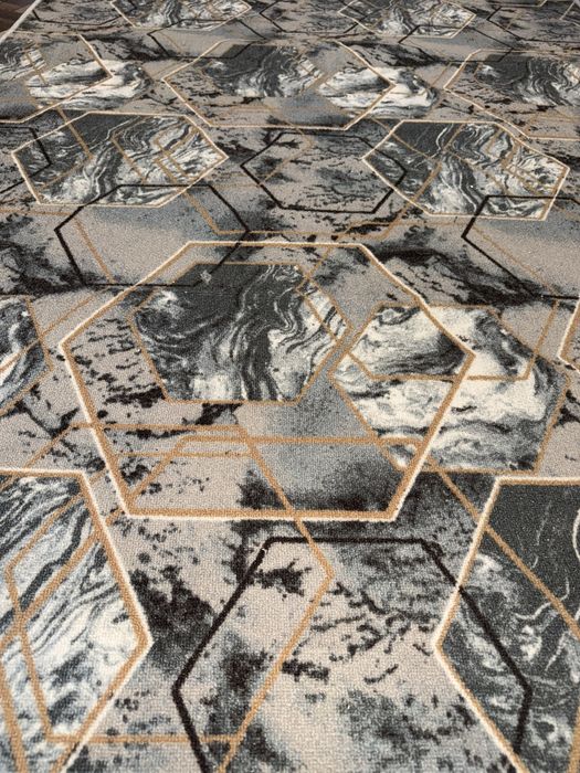 Продам ковёр 4м х 150