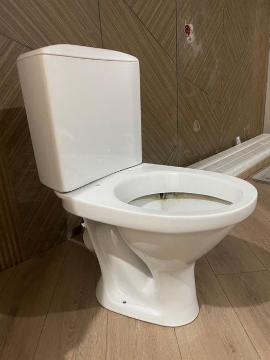 Продам унитаз в хорошем состоянии