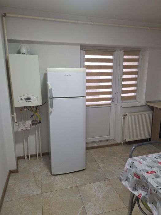 Inchiriez garsonieră decomandata