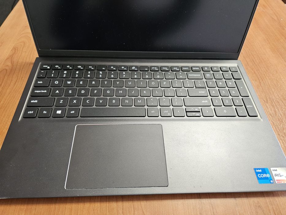 Dell Vostro 5510  i5-11320H/16GB Ram/512 GB Hdd