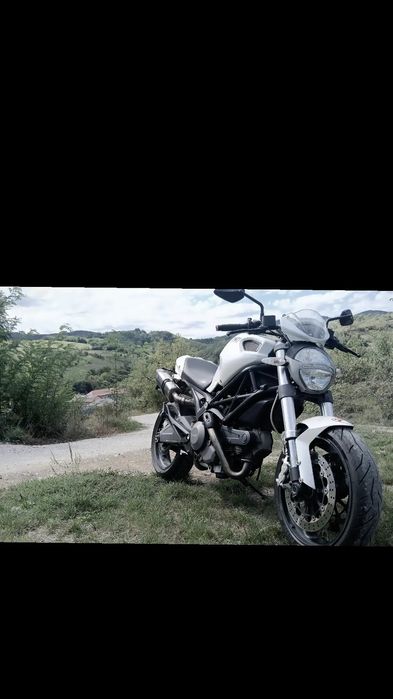 Ducati monster 696