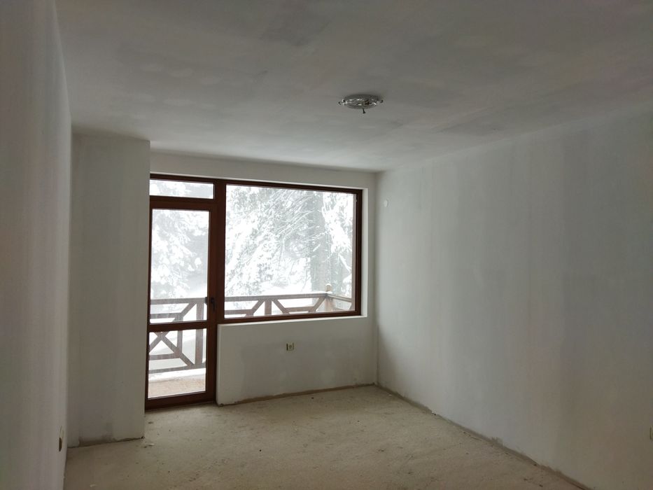 Продава се Тристаен апартамент в к.к. Пампорово - 70 кв.м за 699 €/кв.м - Снимка #1