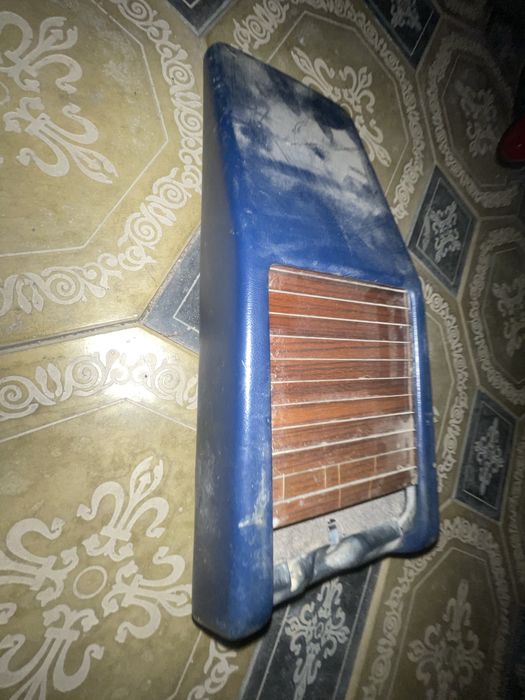 Подлокотник от 124 мерса