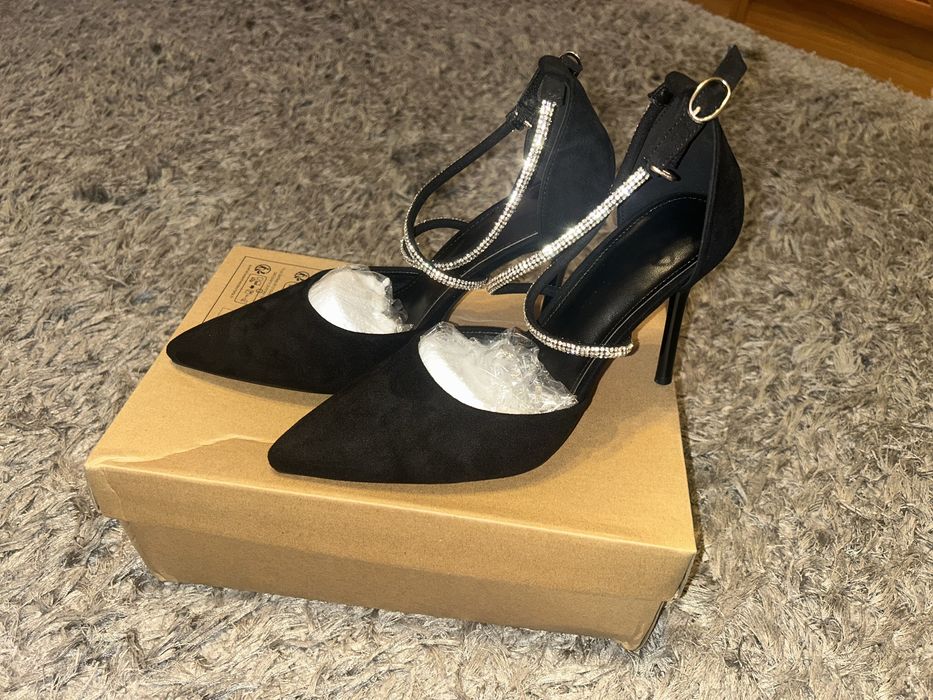 pantofi toc ascutit