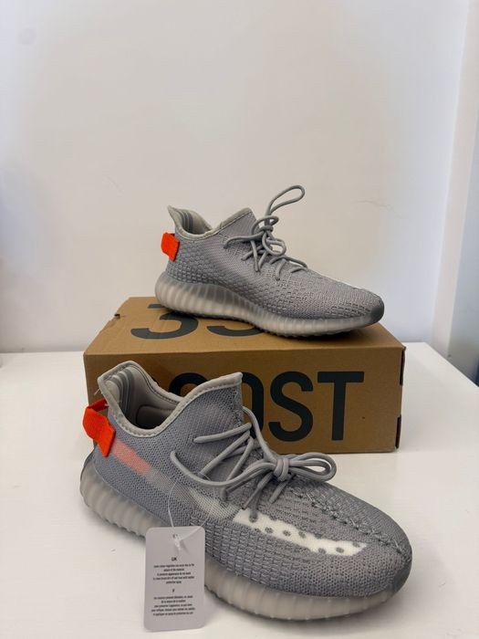 Yeezy Boost 350 V2 Tail Light