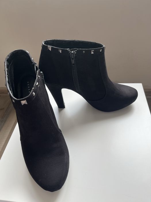 Дамски боти от еко велур