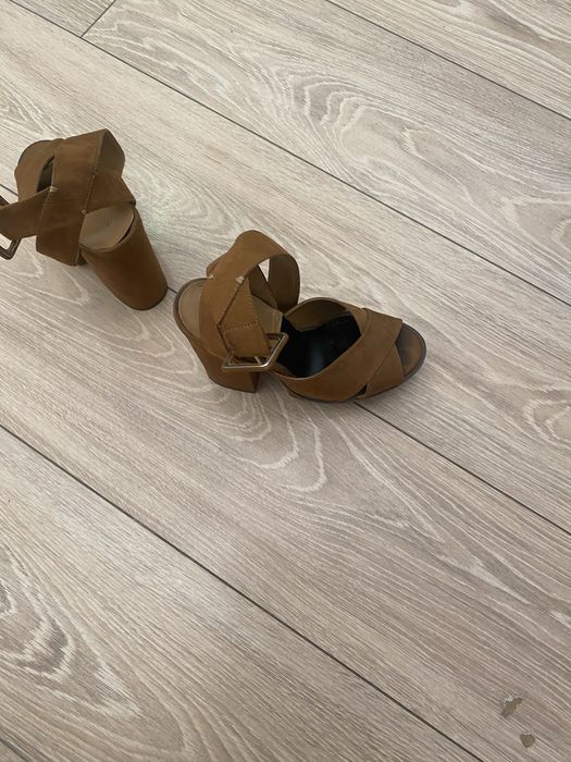 Босоножки -нубук  ZARA