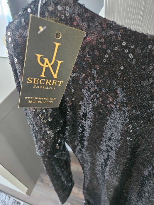 Чисто нови рокли XS