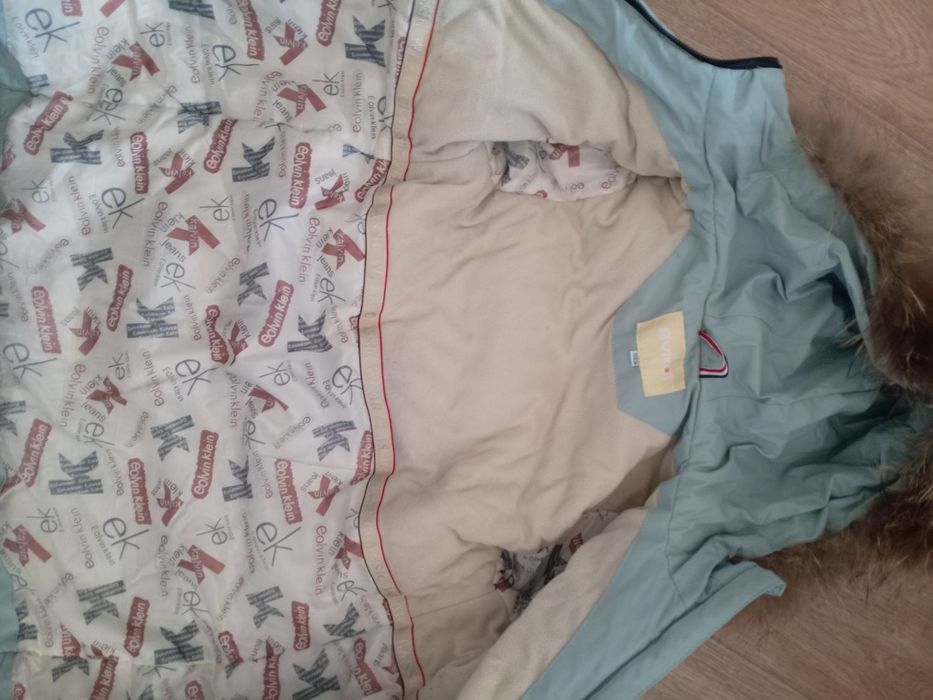 Продаю куртку  для девочек